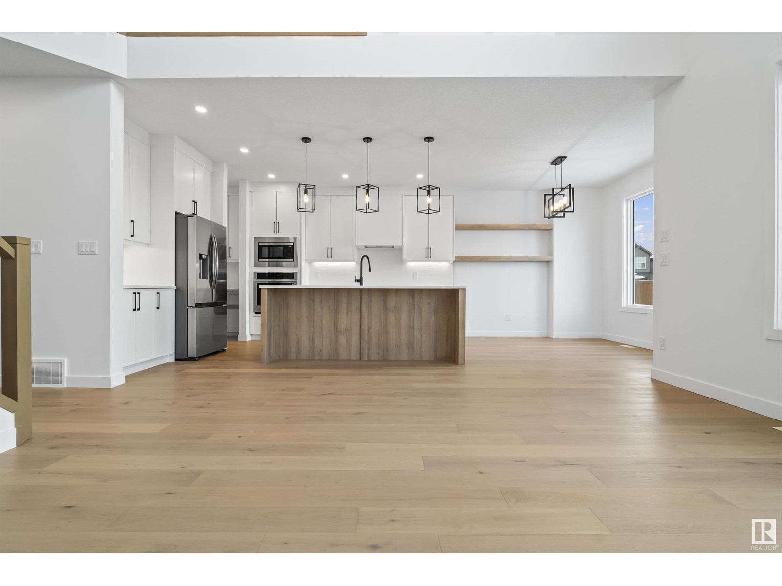 Photo 19 of 22526 98 A Av Nw, Edmonton AB