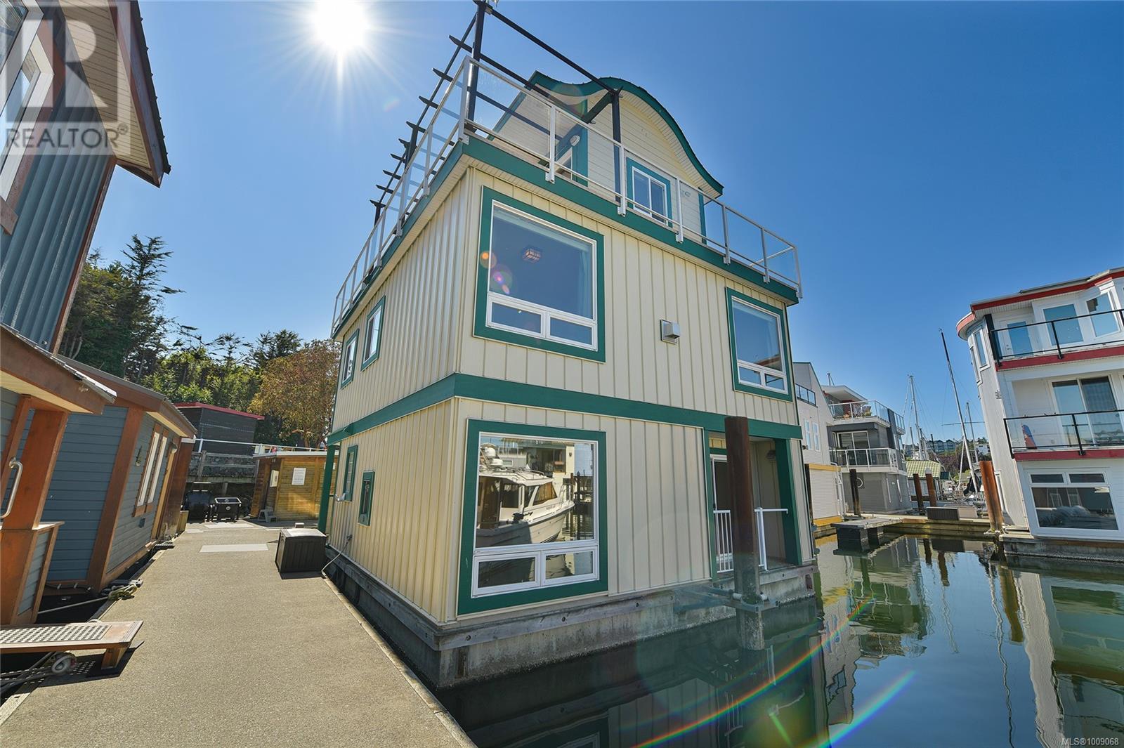 FH19 445 HEAD Street, Esquimalt
