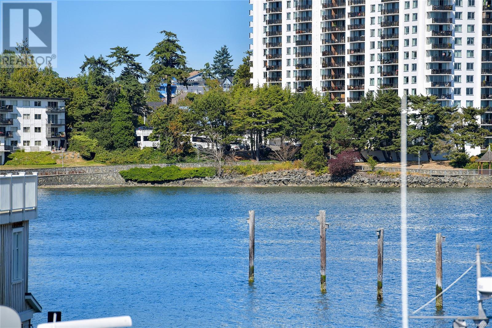 FH19 445 HEAD Street, Esquimalt