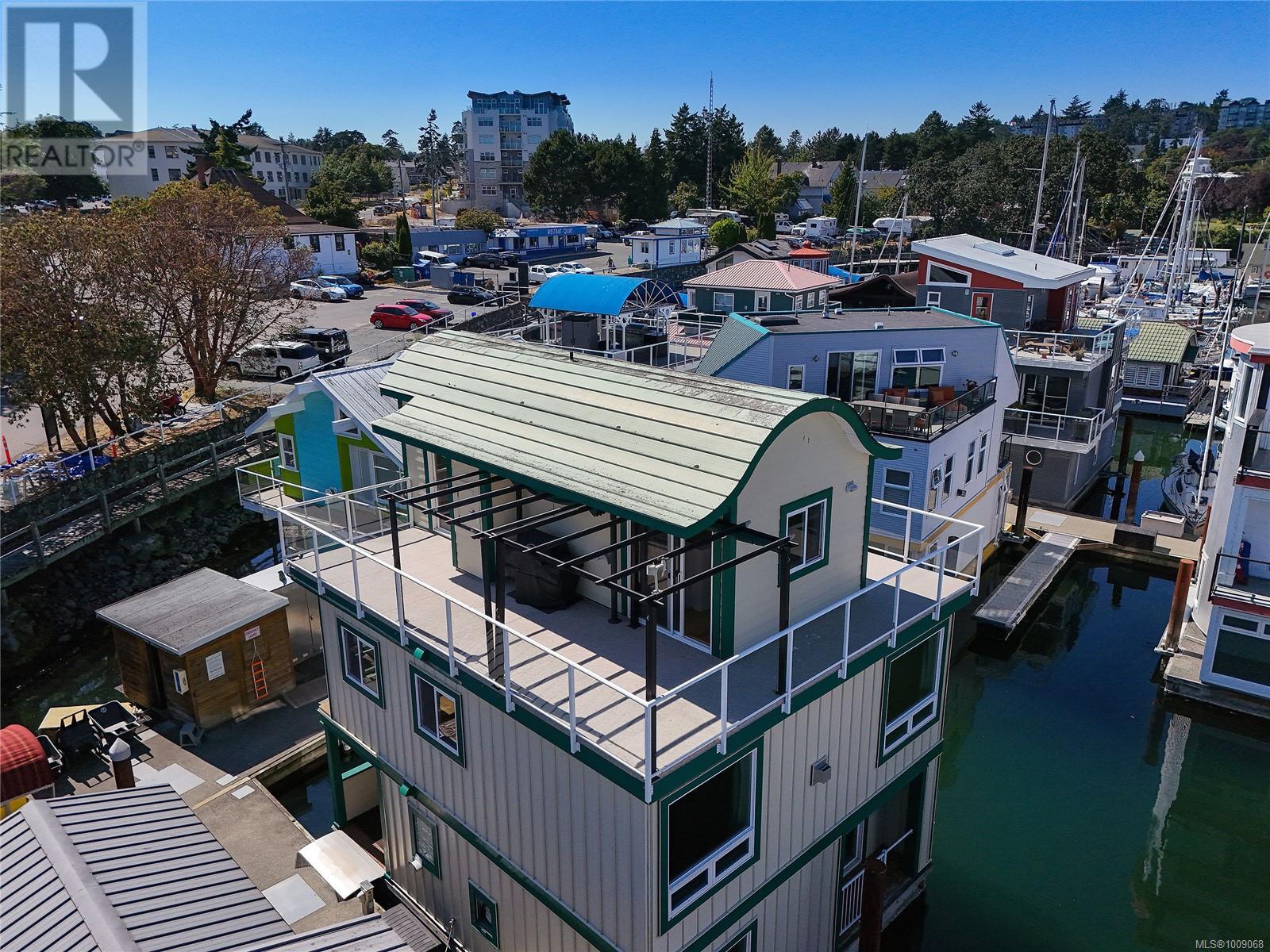 FH19 445 HEAD Street, Esquimalt