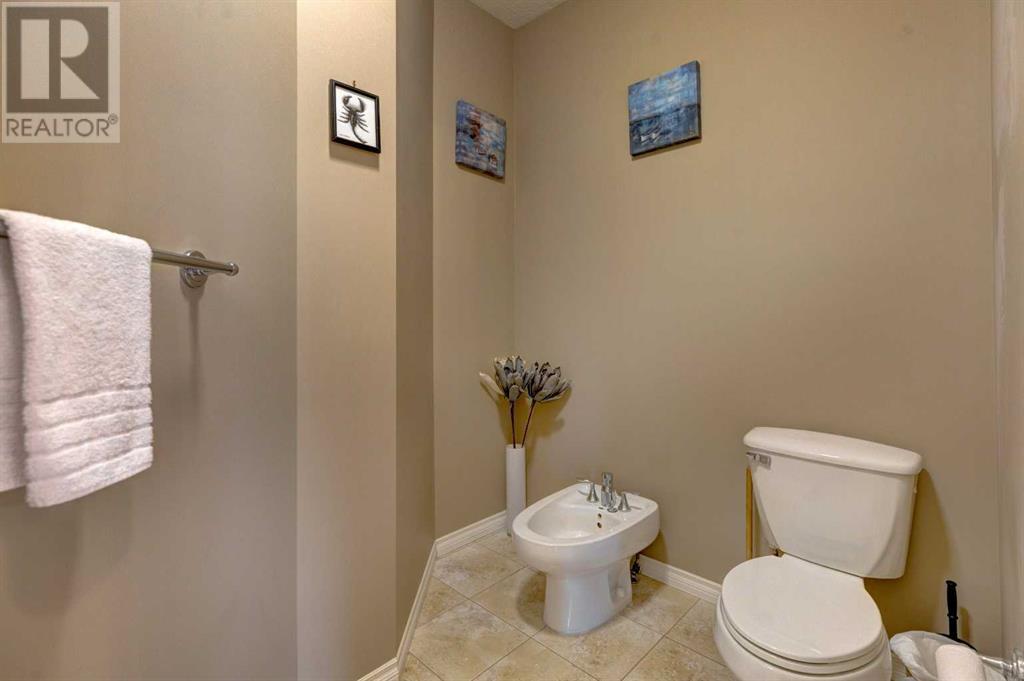 Single Family House Bi-level for Sale in  Cranridge Heights SE Cranston Calgary 