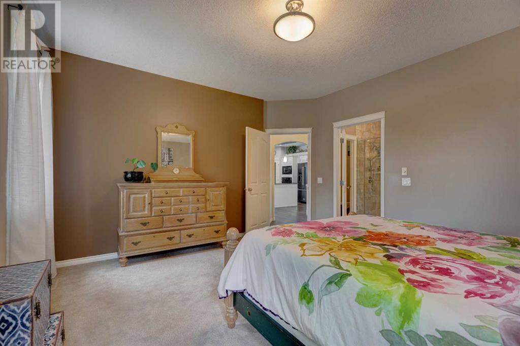 Single Family House Bi-level for Sale in  Cranridge Heights SE Cranston Calgary 