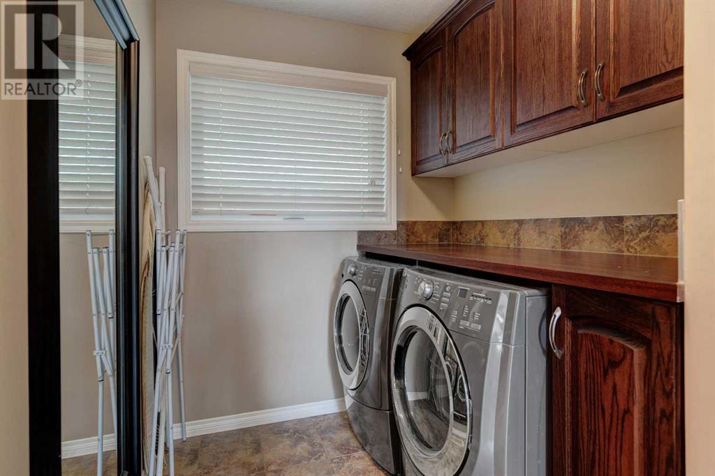 Single Family House Bi-level for Sale in  Cranridge Heights SE Cranston Calgary 