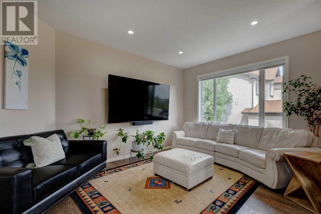 Single Family House Bi-level for Sale in  Cranridge Heights SE Cranston Calgary 