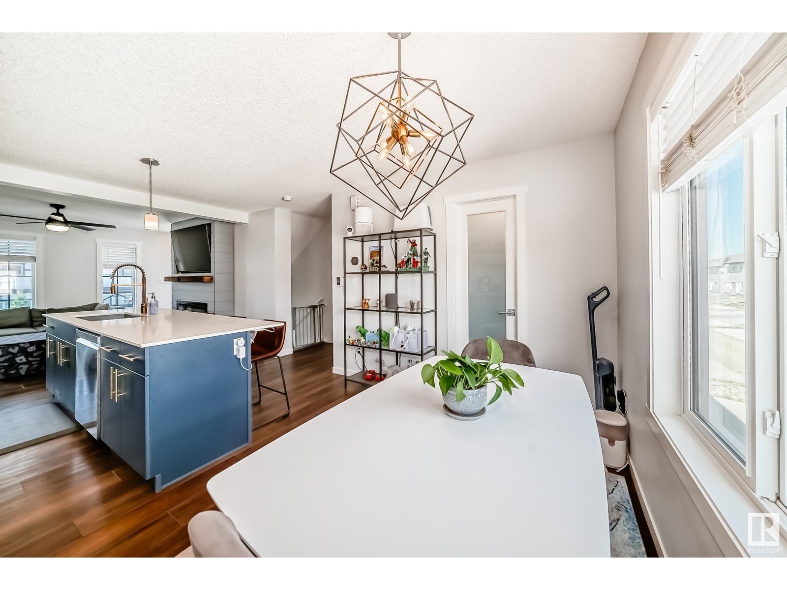 Photo 31 of 1077 Cy Becker Rd Nw, Edmonton AB