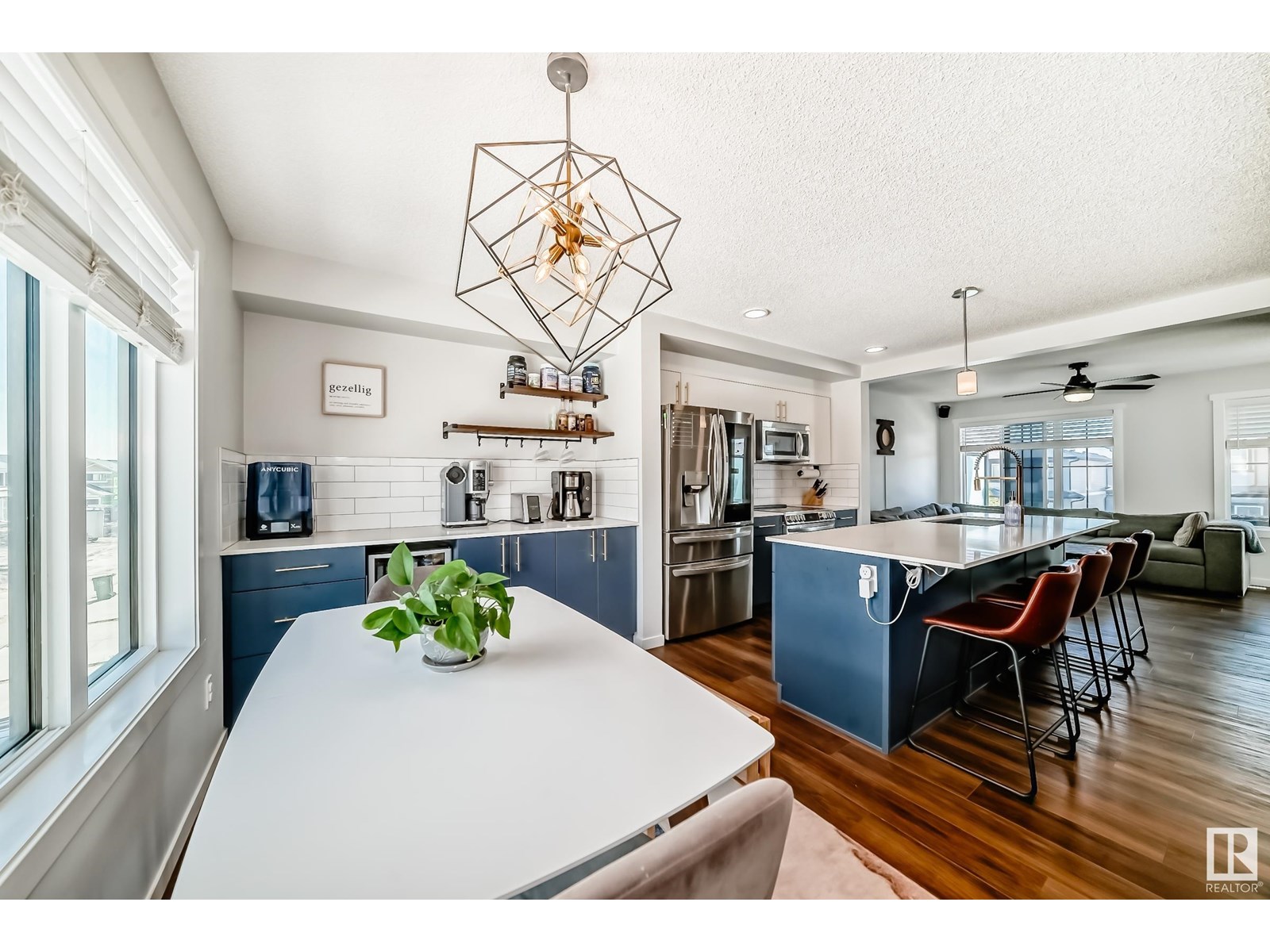 Photo 2 of 1077 Cy Becker Rd Nw, Edmonton AB