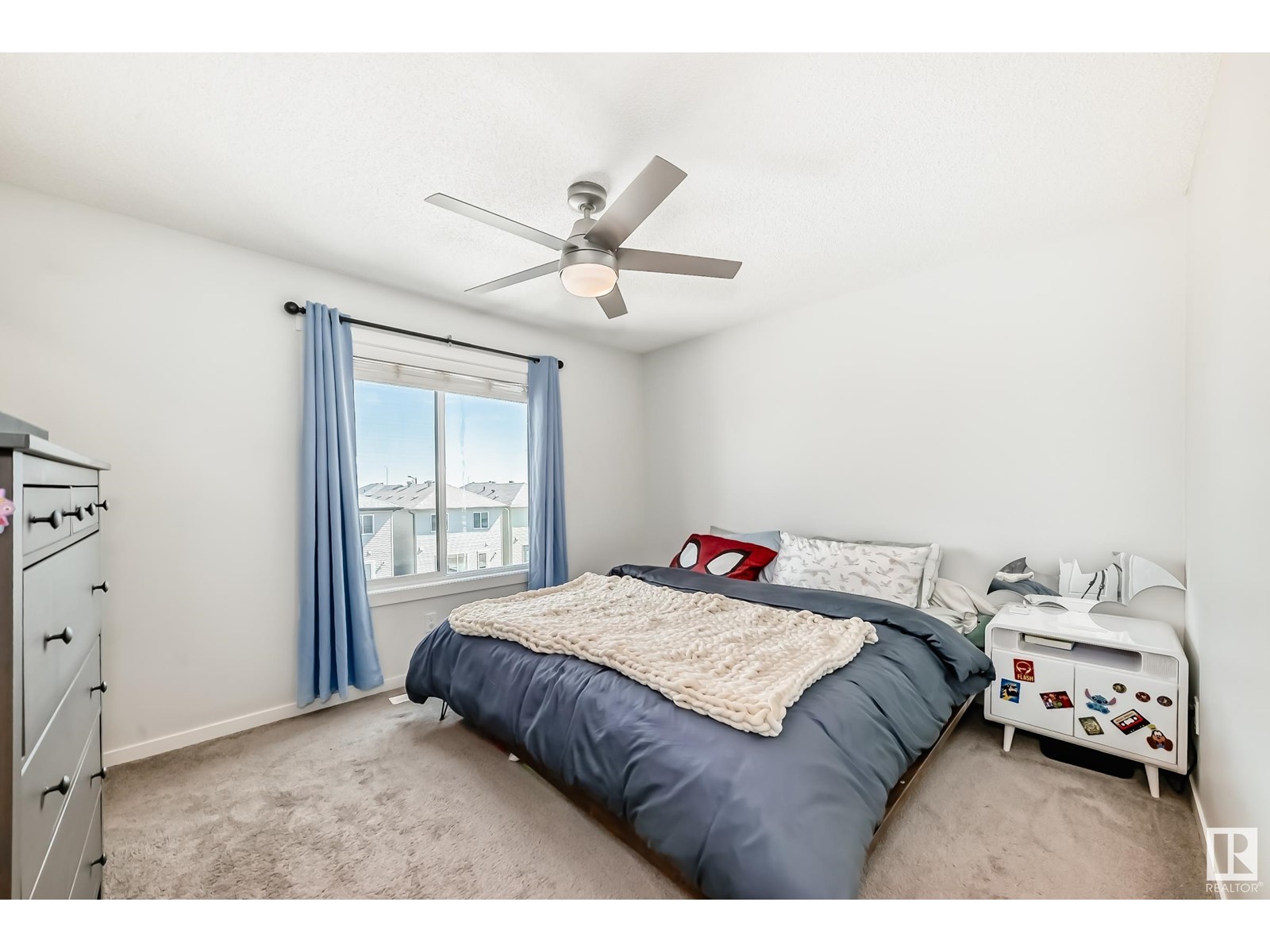 Photo 5 of 1077 Cy Becker Rd Nw, Edmonton AB