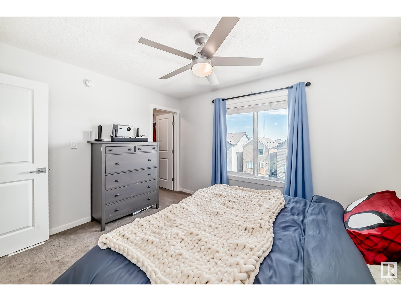 Photo 8 of 1077 Cy Becker Rd Nw, Edmonton AB