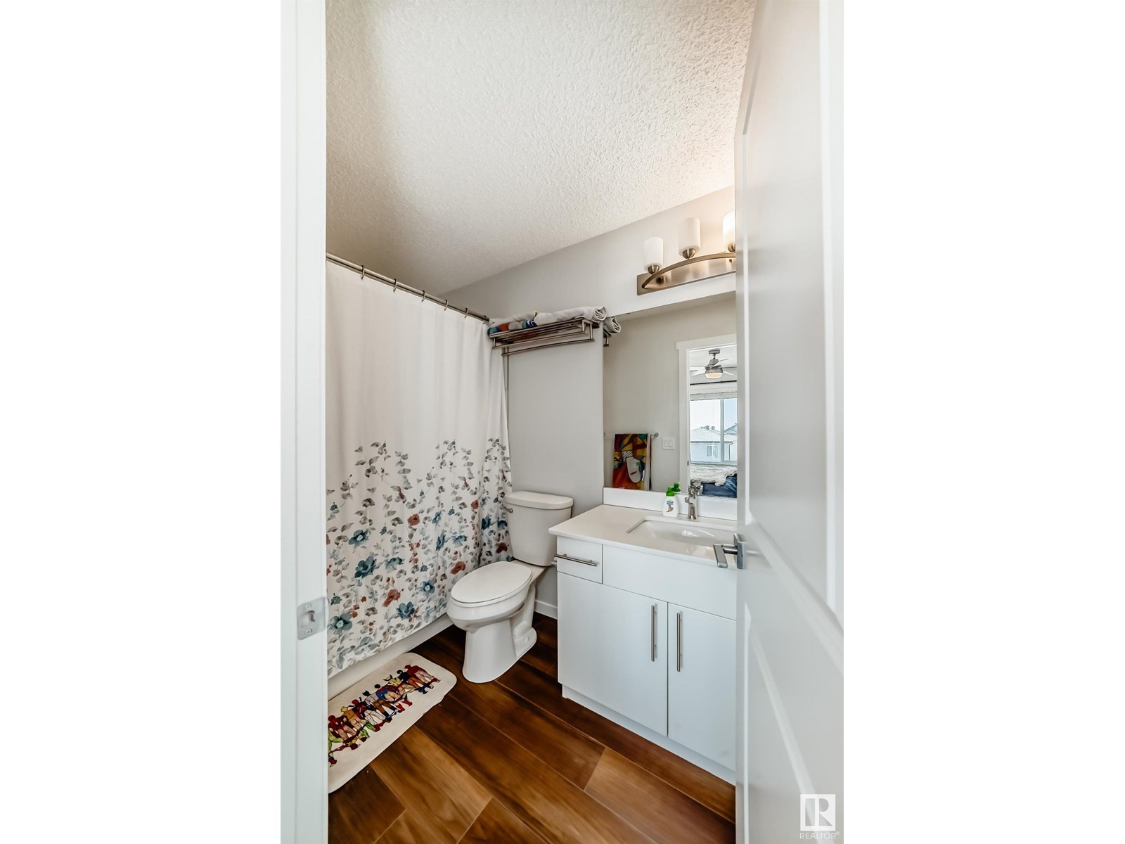 Photo 37 of 1077 Cy Becker Rd Nw, Edmonton AB