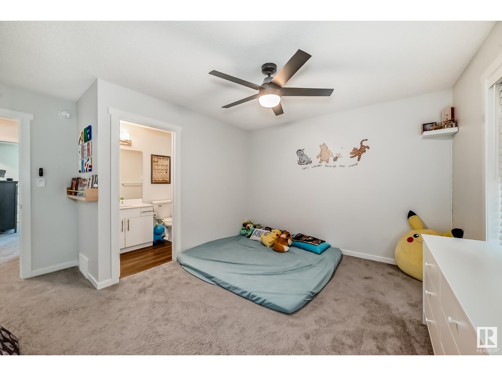 Photo 26 of 1077 Cy Becker Rd Nw, Edmonton AB