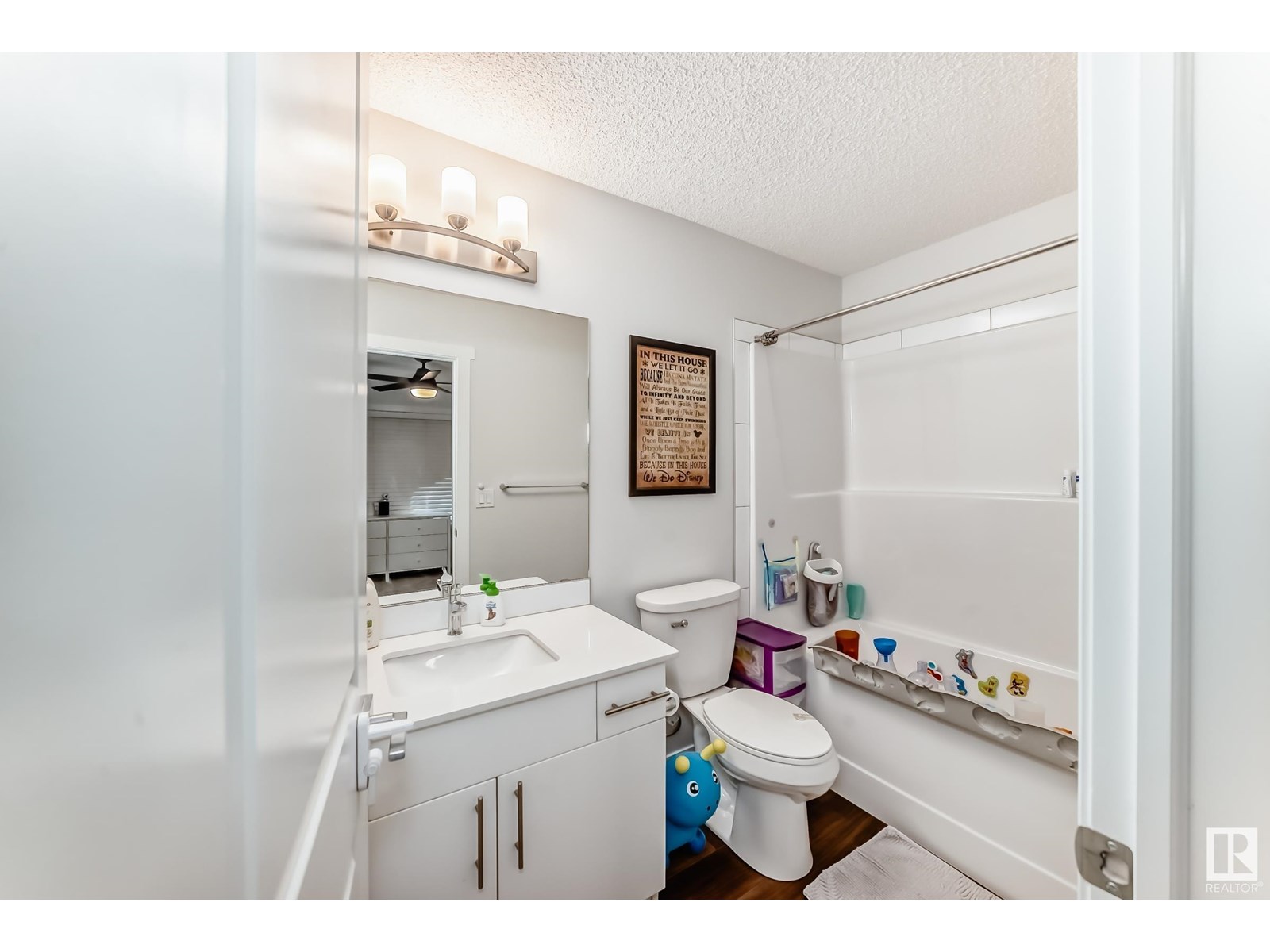 Photo 38 of 1077 Cy Becker Rd Nw, Edmonton AB