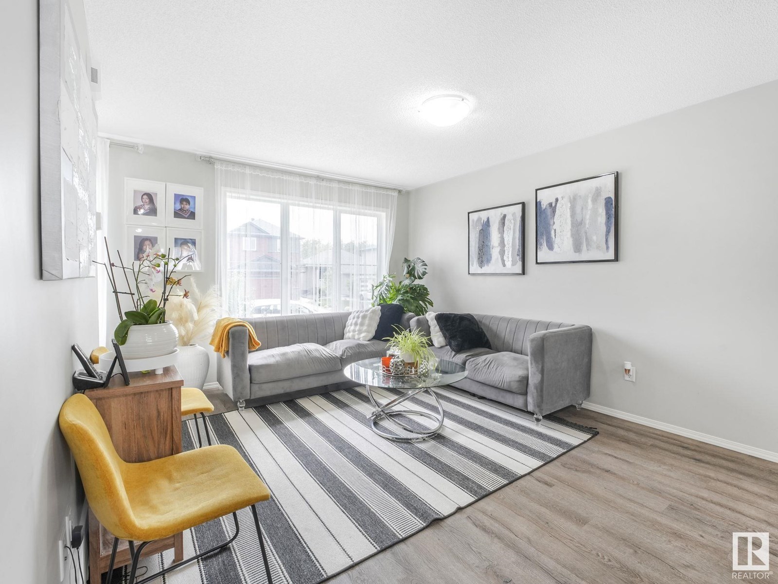 Photo 6 of 4684 175 Av Nw, Edmonton AB