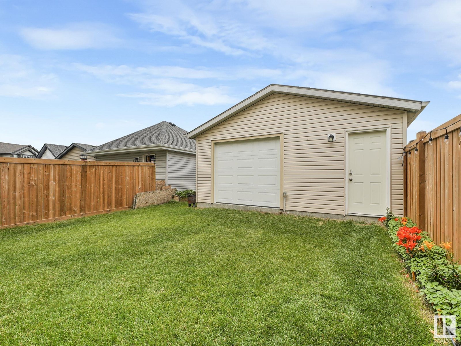 Photo 46 of 4684 175 Av Nw, Edmonton AB