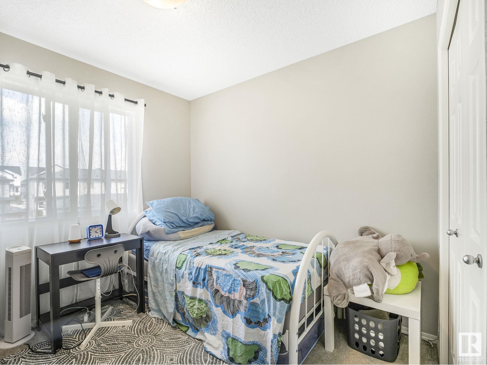 Photo 18 of 4684 175 Av Nw, Edmonton AB