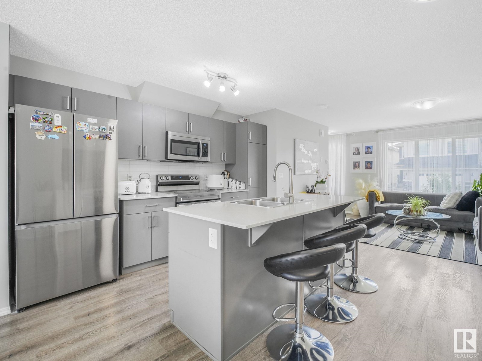 Photo 9 of 4684 175 Av Nw, Edmonton AB