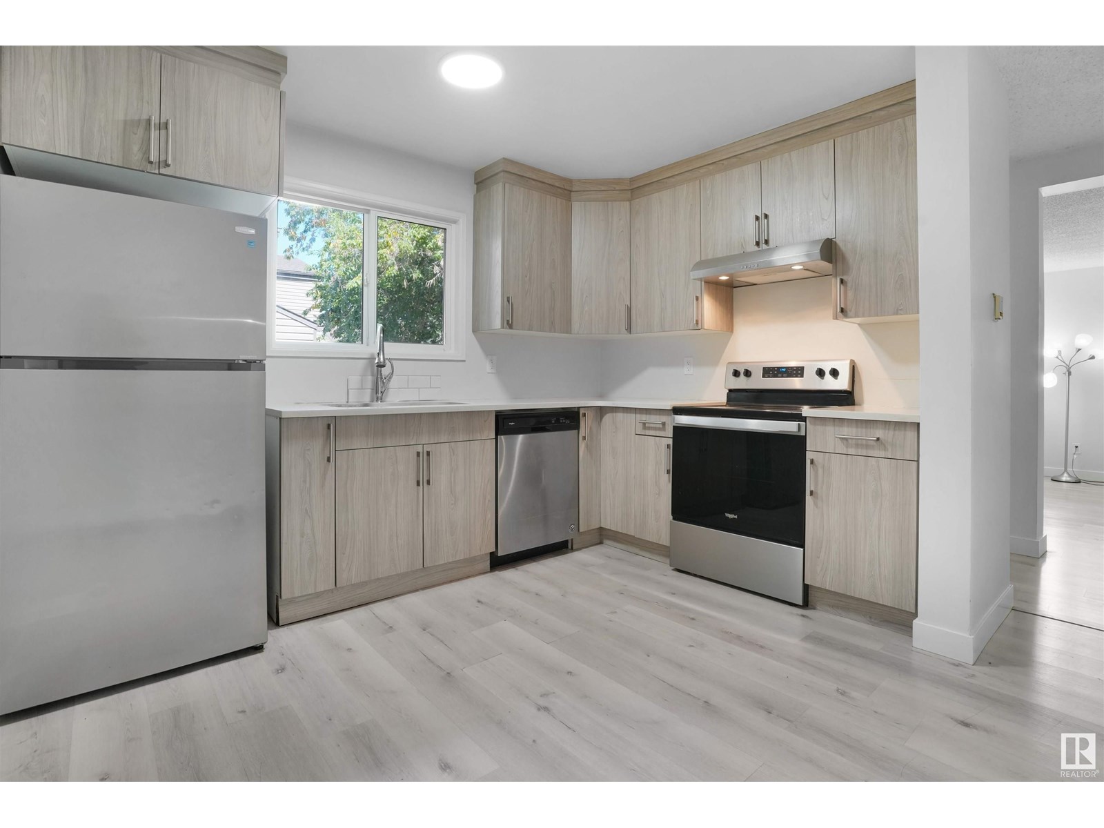 Photo 37 of 1794 Lakewood S Nw, Edmonton AB