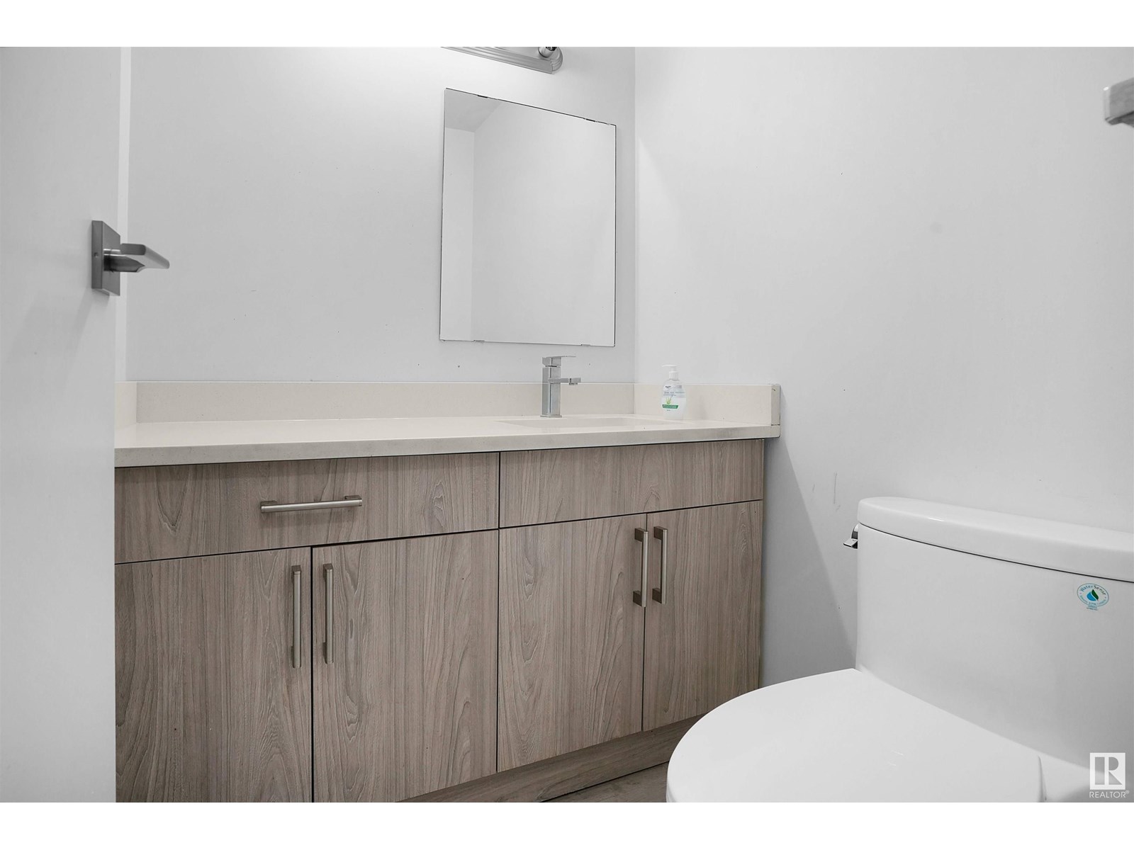 Photo 7 of 1794 Lakewood S Nw, Edmonton AB