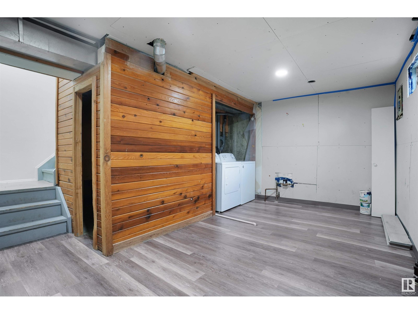 Photo 29 of 1794 Lakewood S Nw, Edmonton AB