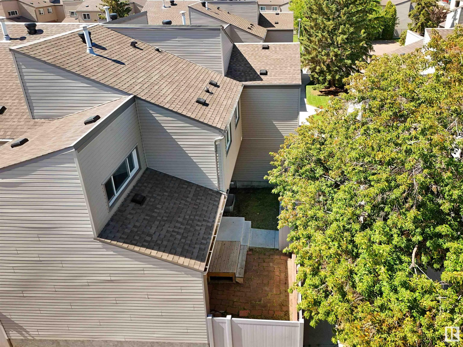 Photo 6 of 1794 Lakewood S Nw, Edmonton AB