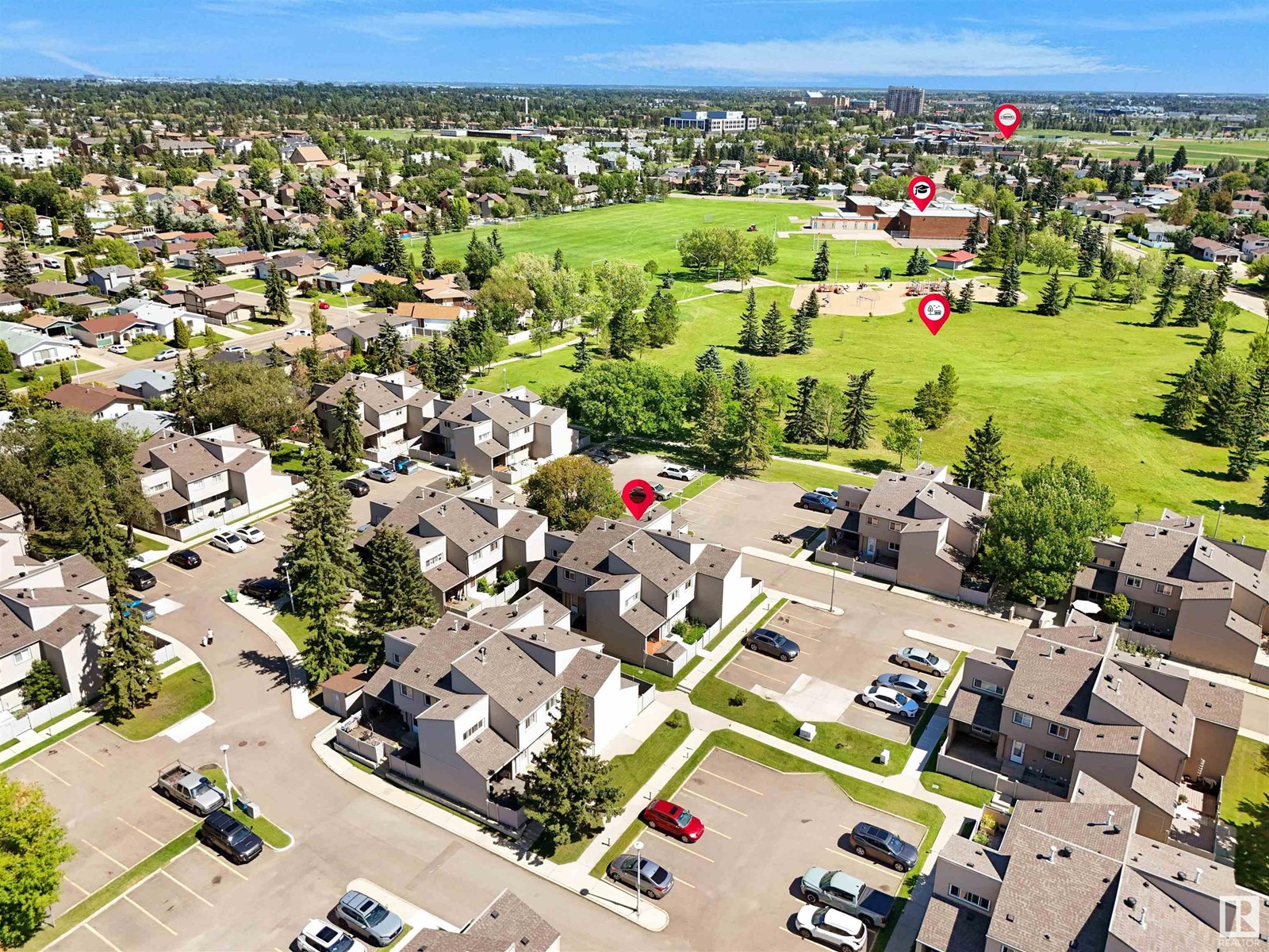 Photo 8 of 1794 Lakewood S Nw, Edmonton AB