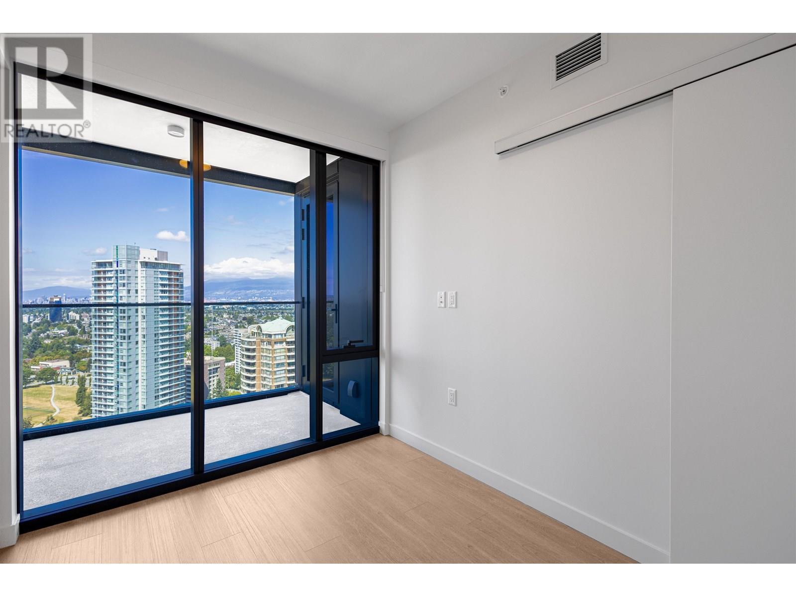 Photo 2 of 2505 5987 Wilson Avenue, Burnaby BC