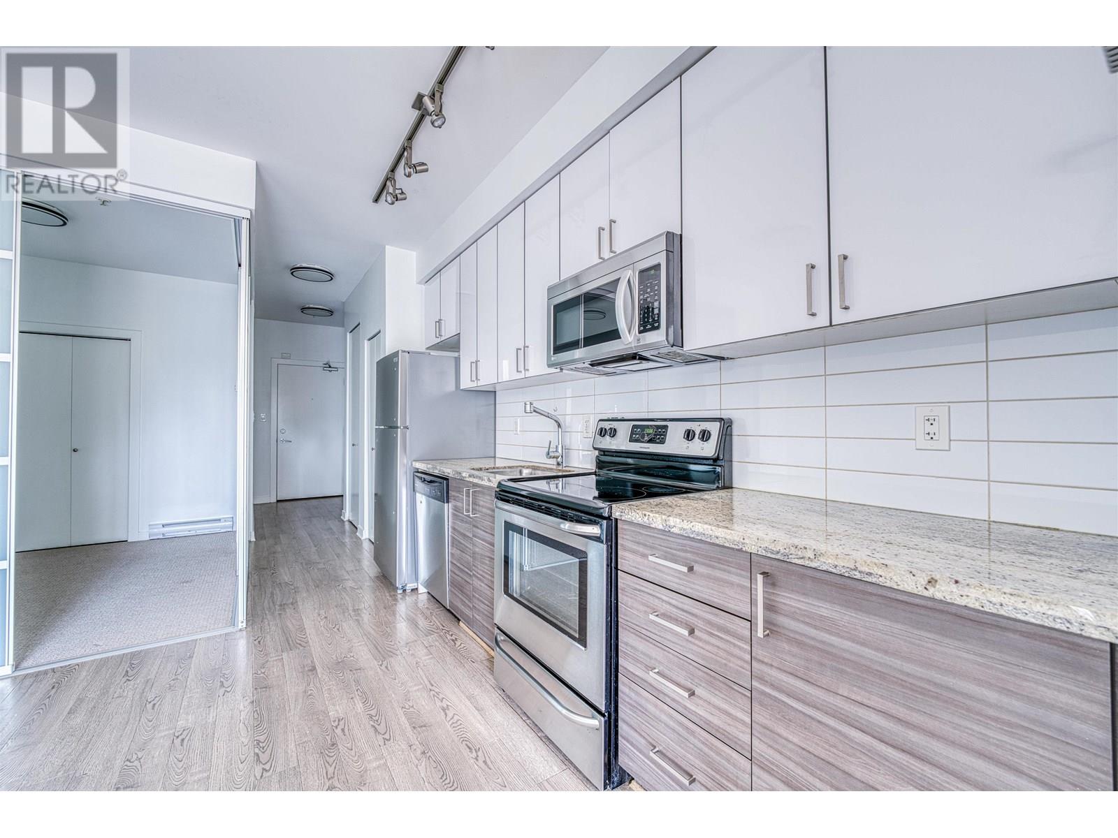 Photo 4 of 308 3688 Inverness Street, Vancouver BC
