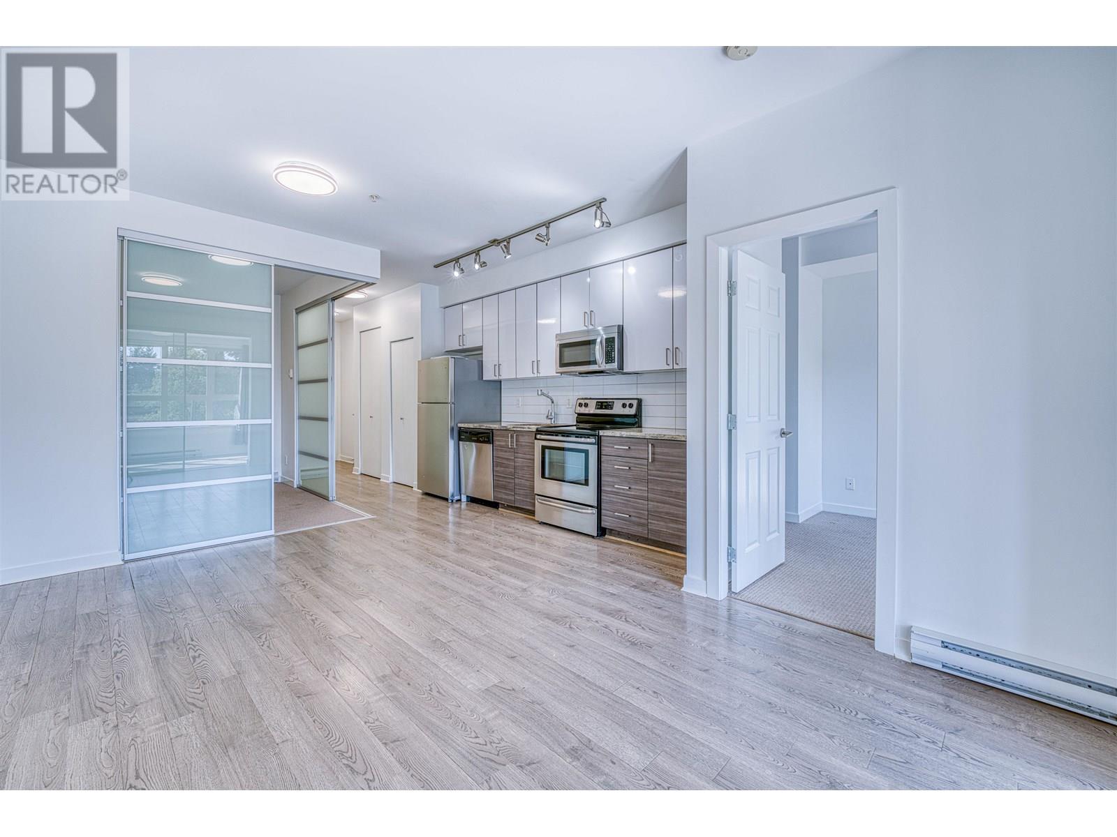 Photo 5 of 308 3688 Inverness Street, Vancouver BC