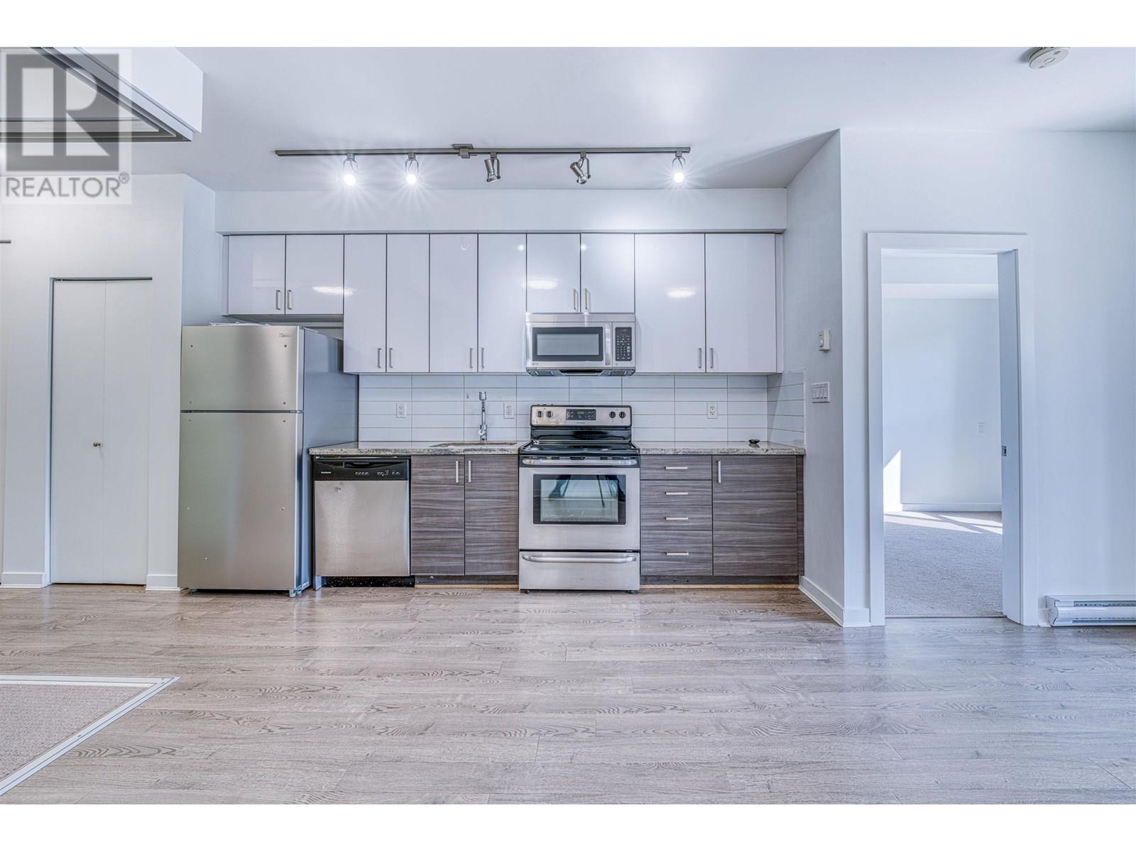 Photo 3 of 308 3688 Inverness Street, Vancouver BC