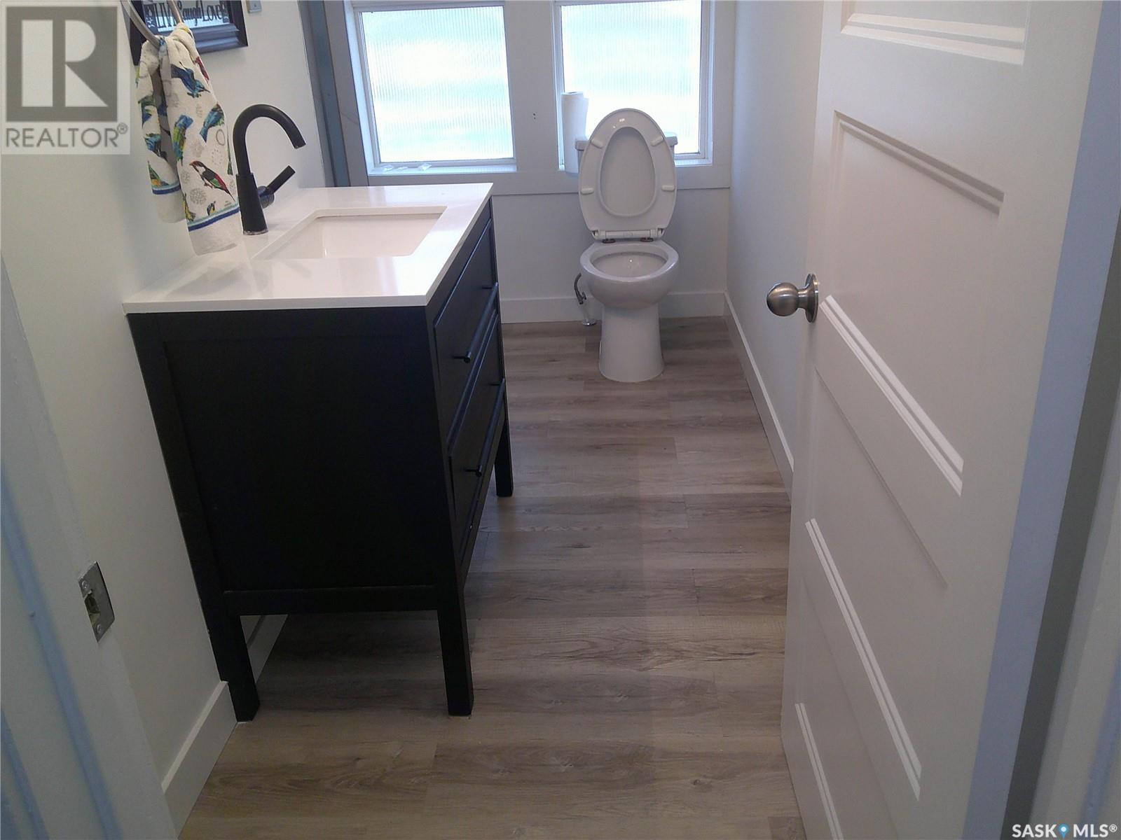 Photo 13 of 3726 Dewdney Avenue, Regina SK