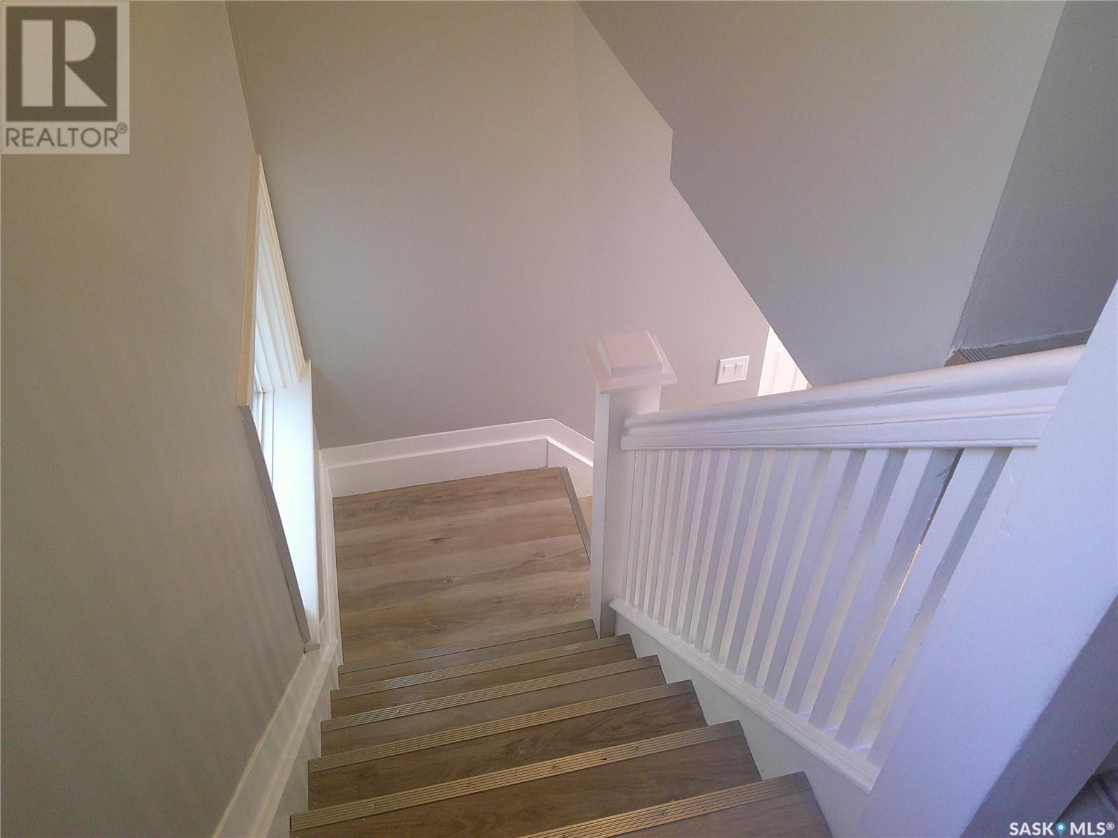 Photo 8 of 3726 Dewdney Avenue, Regina SK