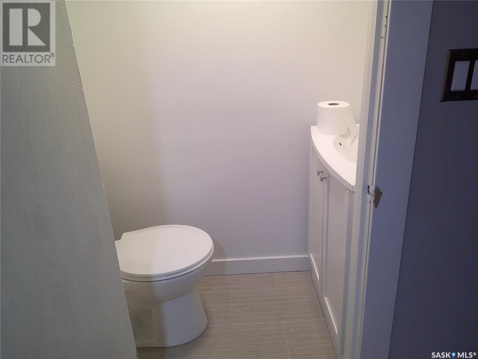 Photo 16 of 3726 Dewdney Avenue, Regina SK