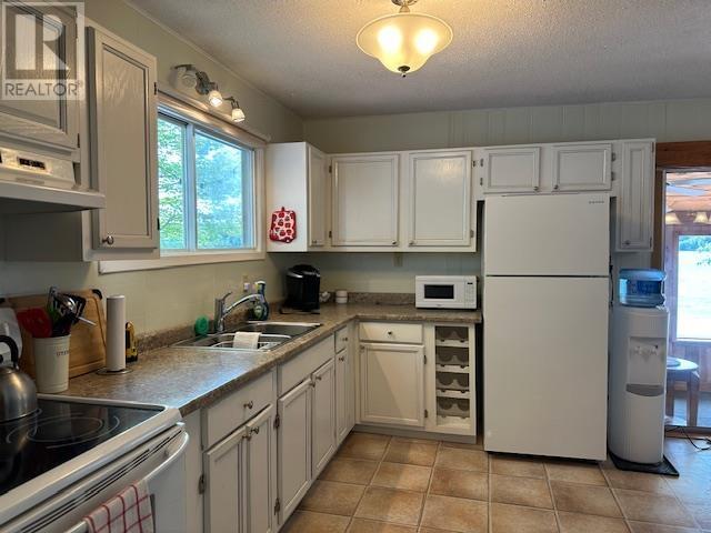 Photo 17 of 1031 Prince Lake Rd, Prince Township ON