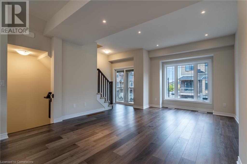 Photo 8 of 19 Picardy Drive Drive Unit 18, Hamilton ON