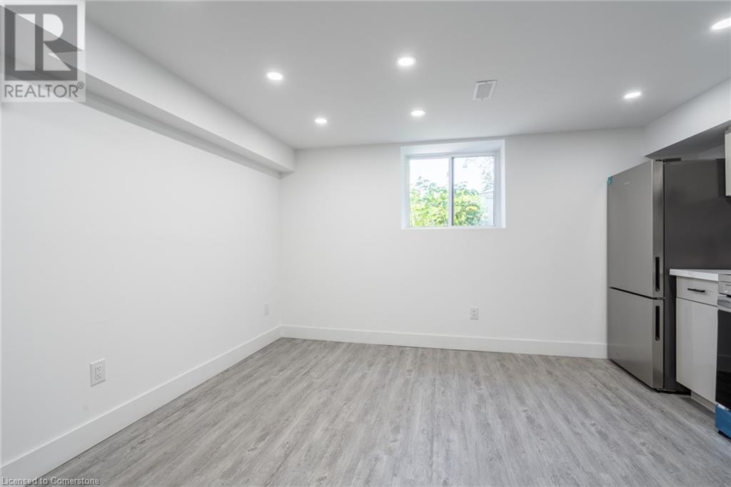 Photo 9 of 29 Northgate Drive Unit 2, Hamilton ON