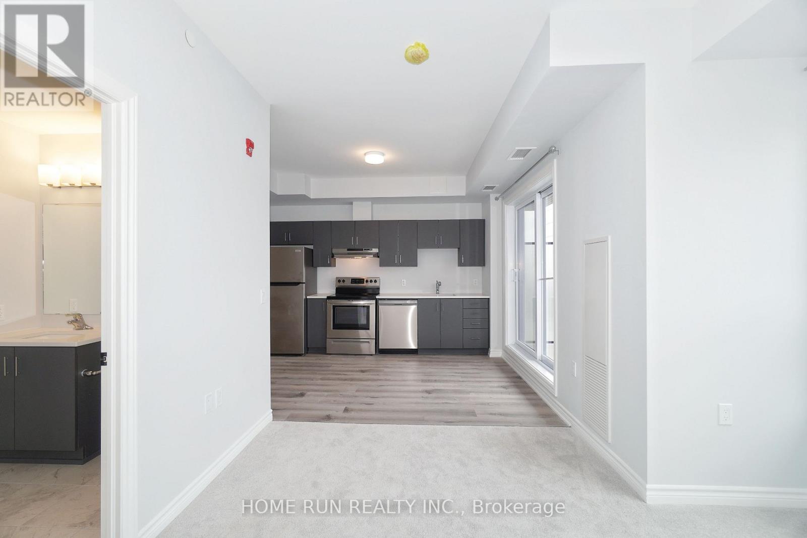 Photo 5 of 302 1350 Hemlock Road, Ottawa ON
