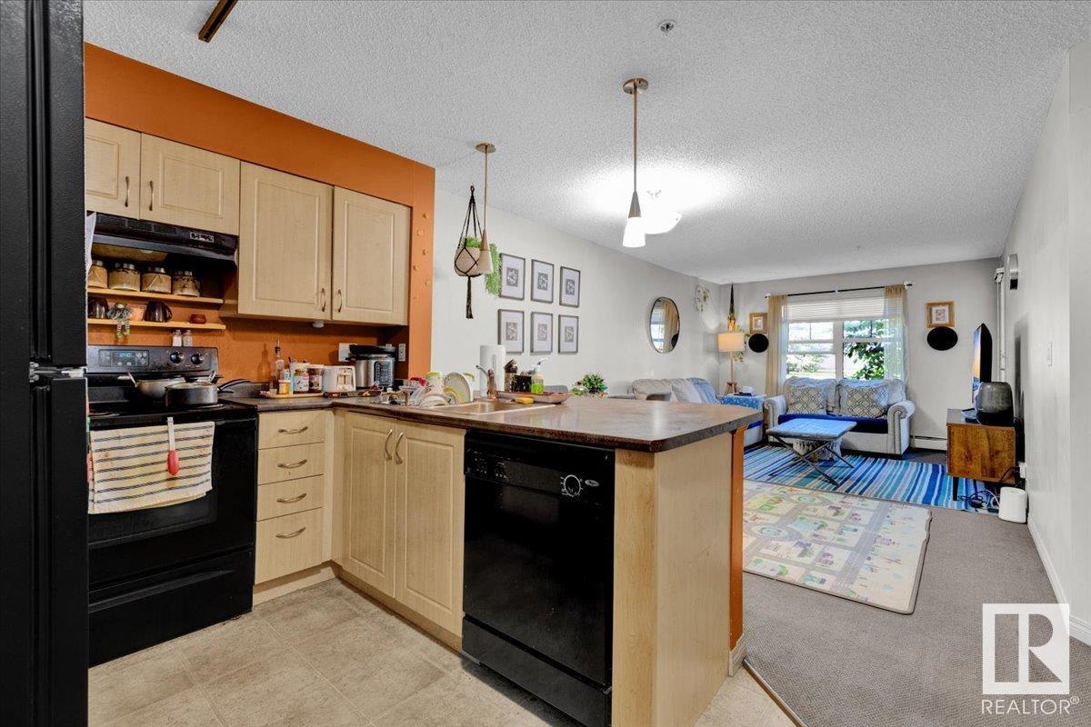 Photo 9 of 114 11453 Ellerslie Rd Sw, Edmonton AB