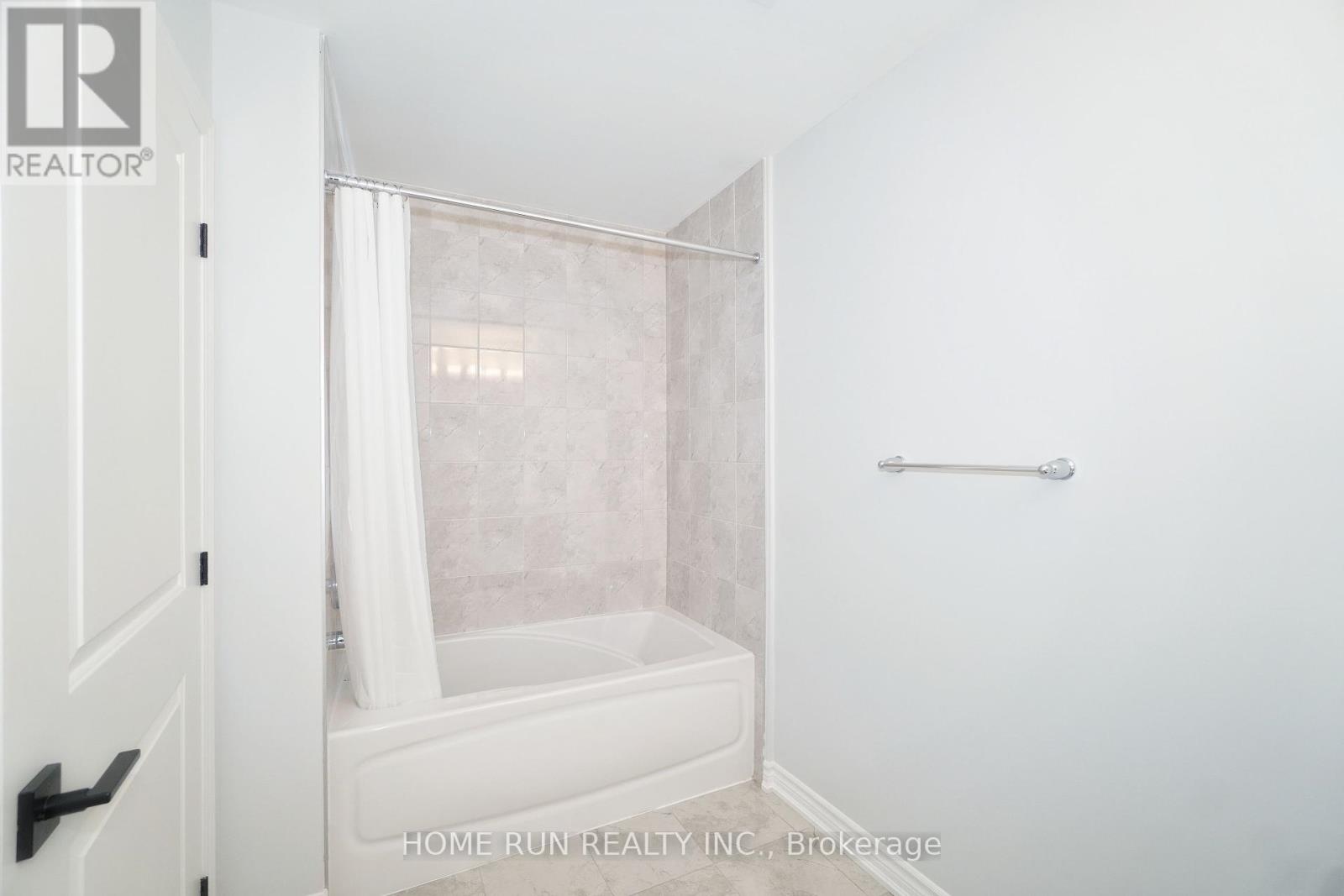 Photo 14 of 302 1350 Hemlock Road, Ottawa ON
