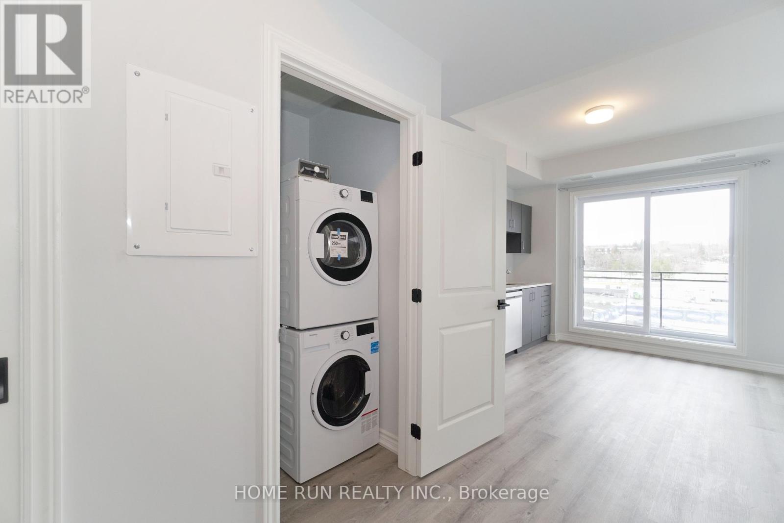 Photo 7 of 302 1350 Hemlock Road, Ottawa ON