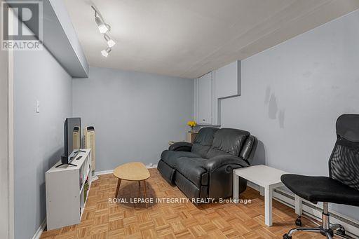 Photo 17 of 339 Chapel Street, Ottawa ON
