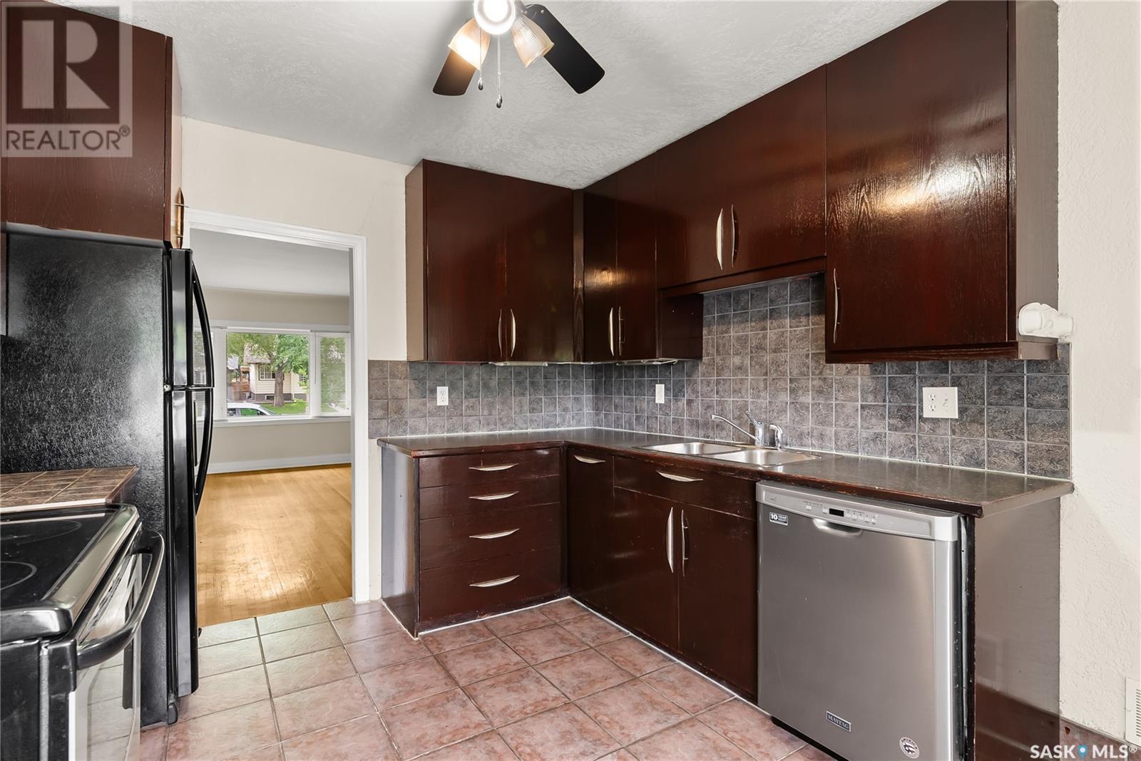 Photo 7 of 615 617 Broadway Avenue, Regina SK