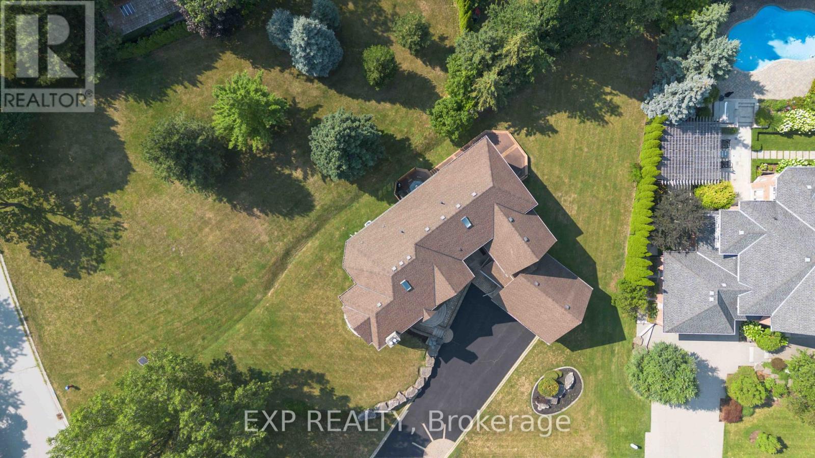 Photo 12 of 1401 Tamworth Court, Burlington ON