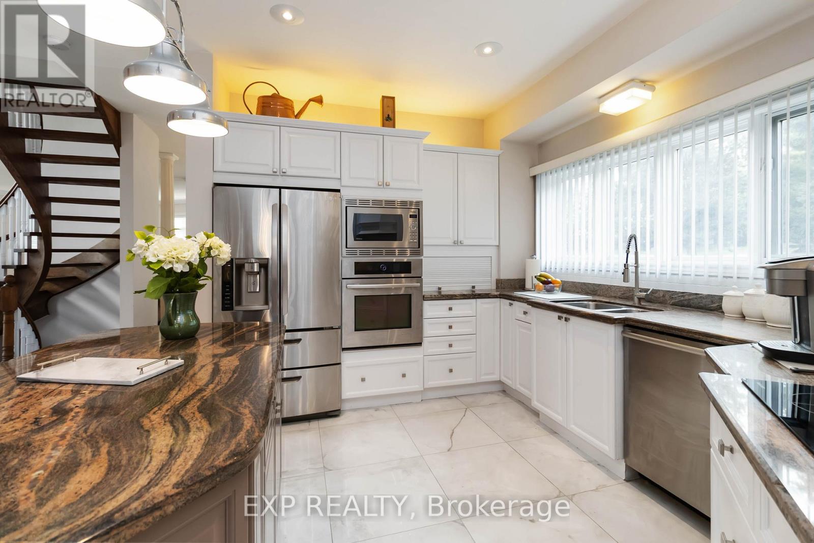 Photo 43 of 1401 Tamworth Court, Burlington ON