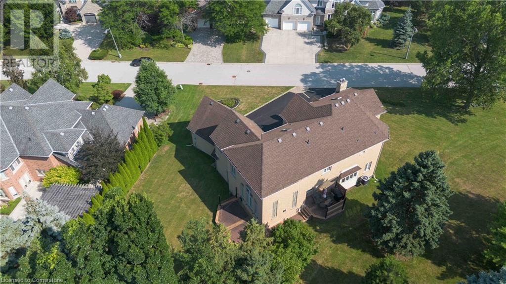 Photo 11 of 1401 Tamworth Court, Burlington ON