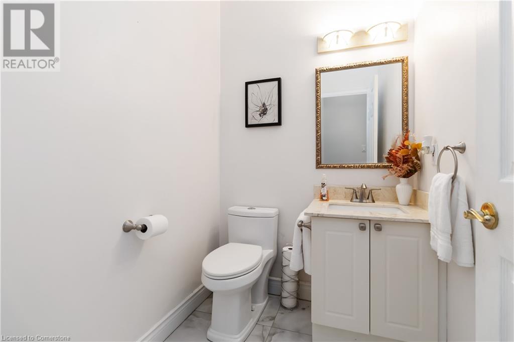 Photo 32 of 1401 Tamworth Court, Burlington ON