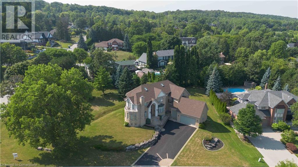 Photo 8 of 1401 Tamworth Court, Burlington ON
