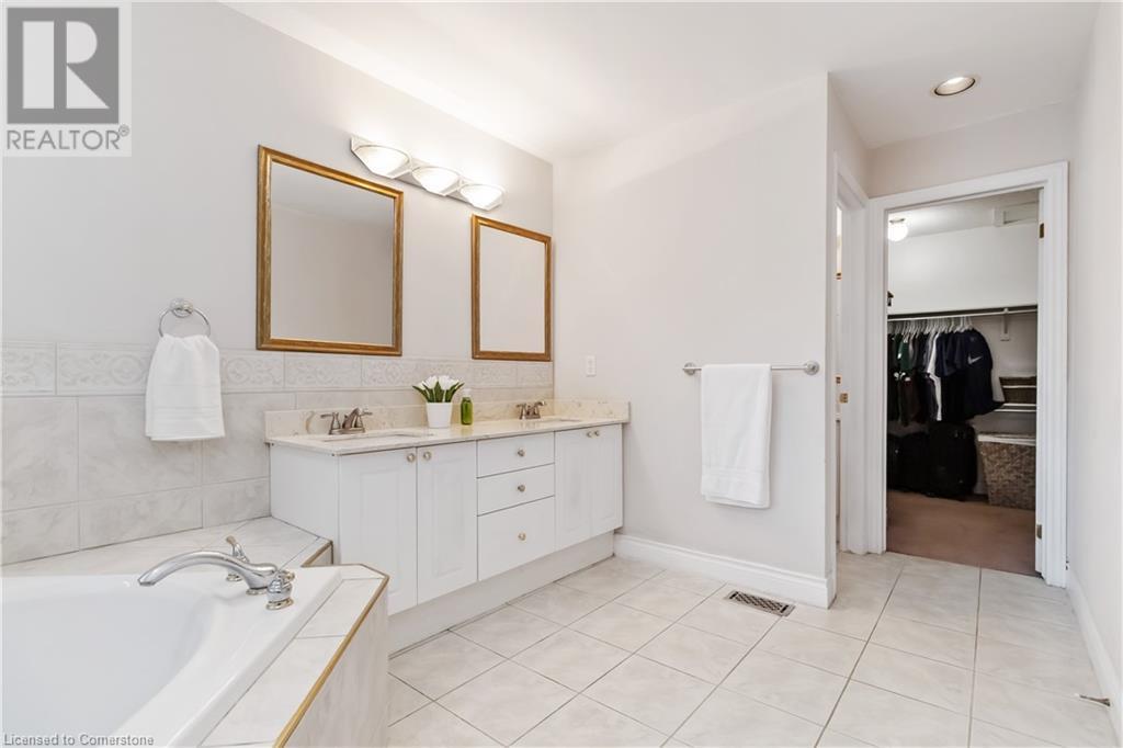 Photo 30 of 1401 Tamworth Court, Burlington ON