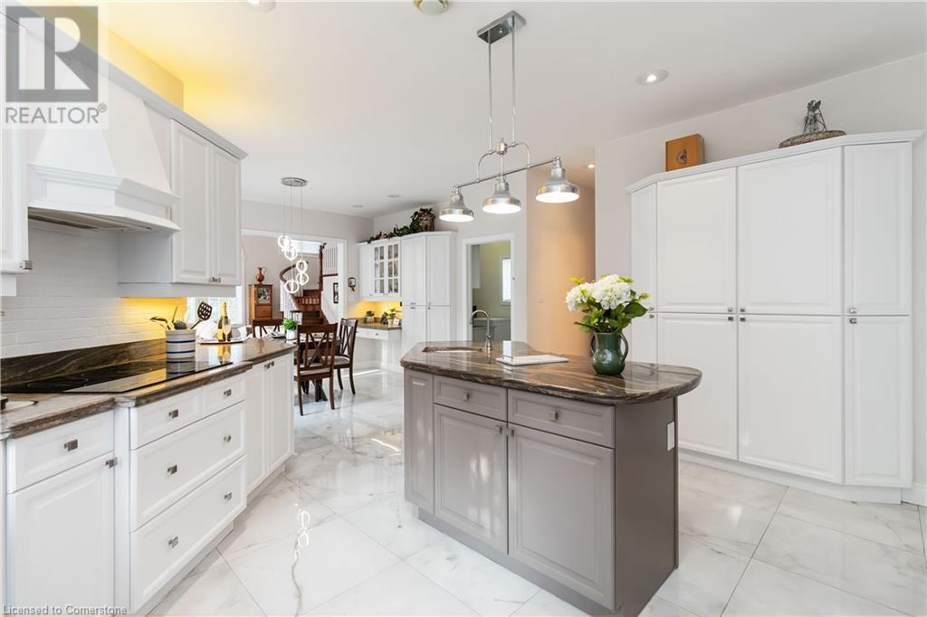 Photo 22 of 1401 Tamworth Court, Burlington ON