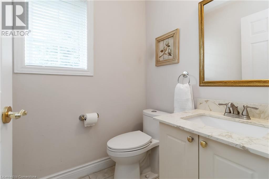 Photo 33 of 1401 Tamworth Court, Burlington ON