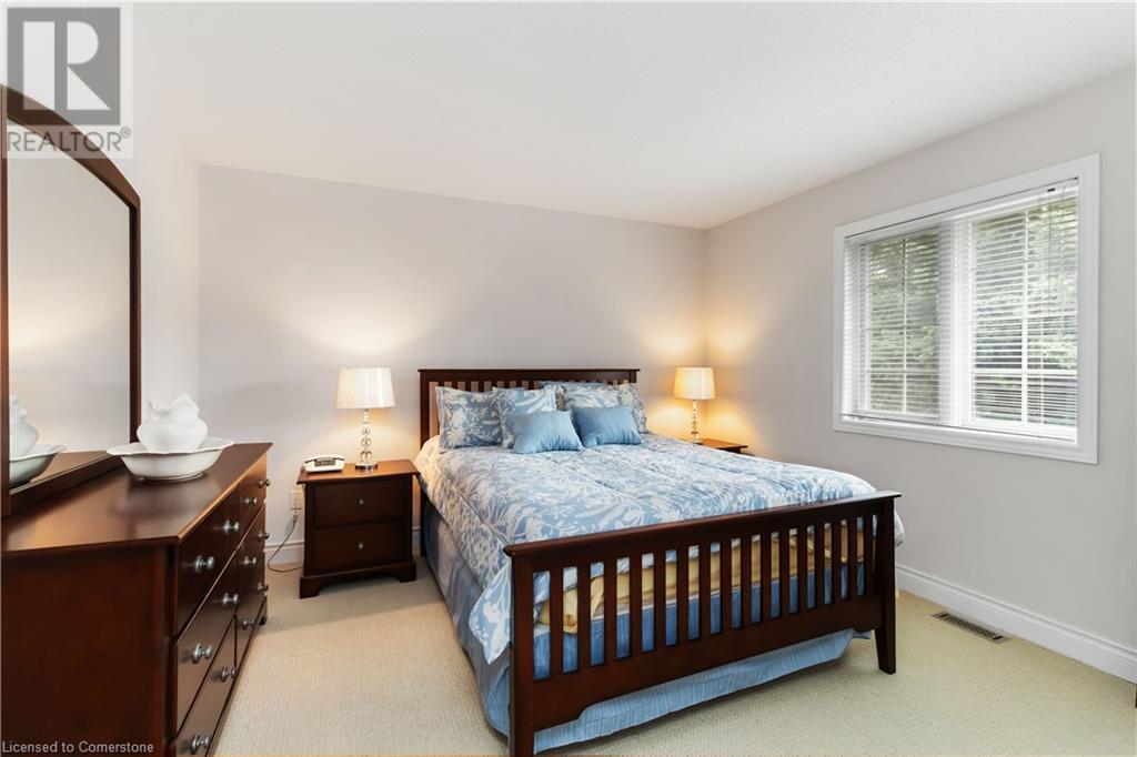 Photo 37 of 1401 Tamworth Court, Burlington ON
