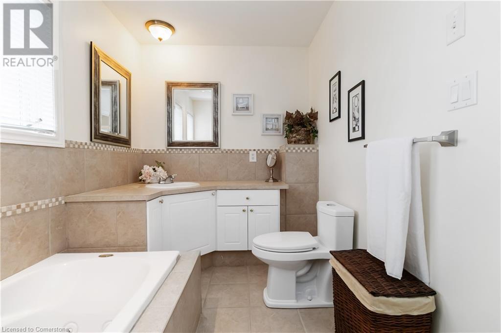 Photo 36 of 1401 Tamworth Court, Burlington ON